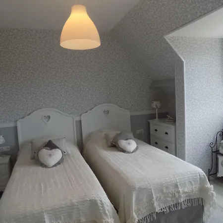 Le Cardinal Bed & Breakfast Annebault