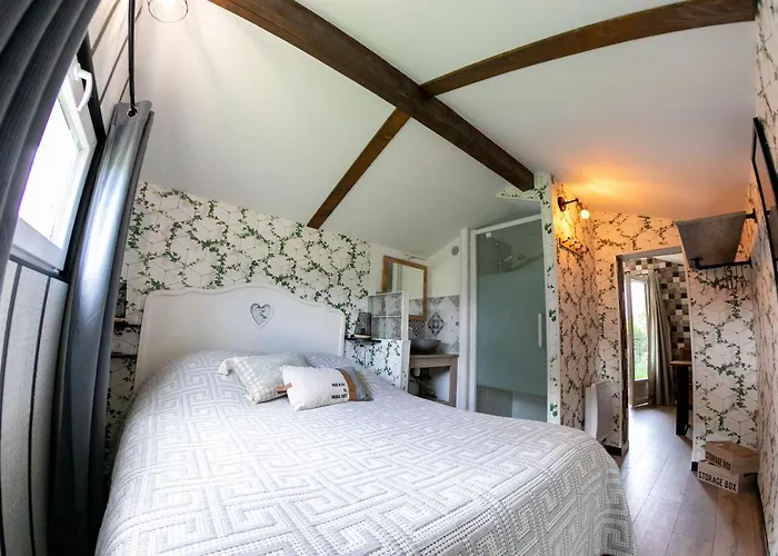 Le Cardinal Bed & Breakfast